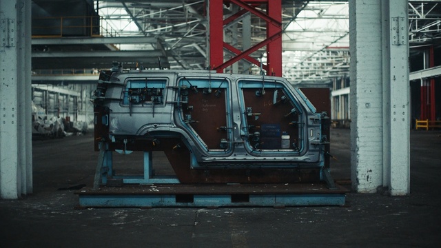 Video Reference: Motor vehicle, Vehicle, Mode of transport, Transport, Machine, Car, Urban area, Wheel, City, Metal