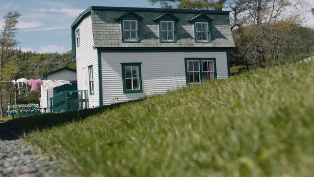 Video Reference: House, Property, Home, Siding, Grass, Cottage, Building, Farmhouse, Real estate, Roof