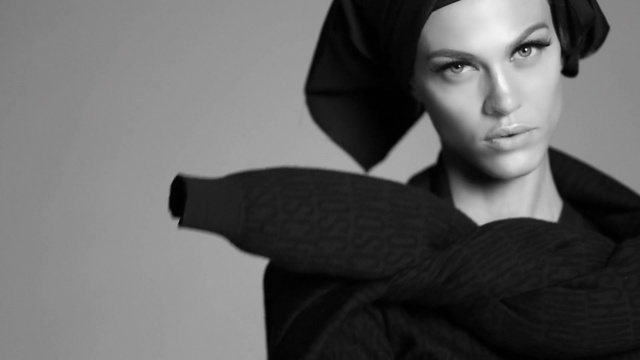 Video Reference: White, Photograph, Face, Black, Beauty, Shoulder, Standing, Photography, Model, Black-and-white, Person