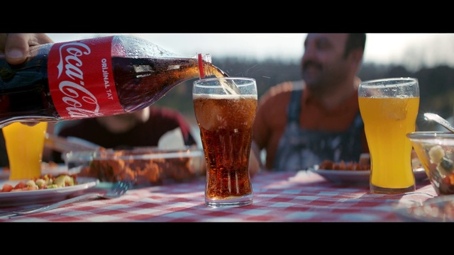 Video Reference: Drink, Cola, Alcoholic beverage, Beer, Distilled beverage, Beer glass, Lager, Bia hơi, Alcohol, Coca-cola