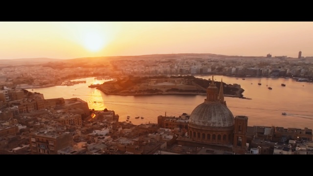 Video Reference: landmark, sky, historic site, dawn, horizon, sunrise, morning, sunset, panorama, evening