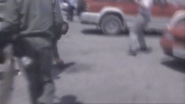 Video Reference: car,men, dynamic, panic, Person