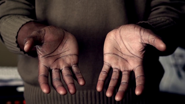 Video Reference: Finger, Hand, Skin, Gesture, Human, Interaction, Thumb, Holding hands, Nail, Wrinkle