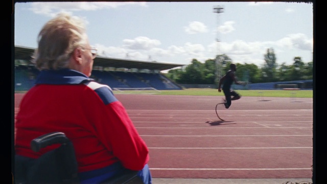 Video Reference: Sports, Track and field athletics, Athletics, Athlete, Sky, Running, Sport venue, Recreation, Exercise, Sprint
