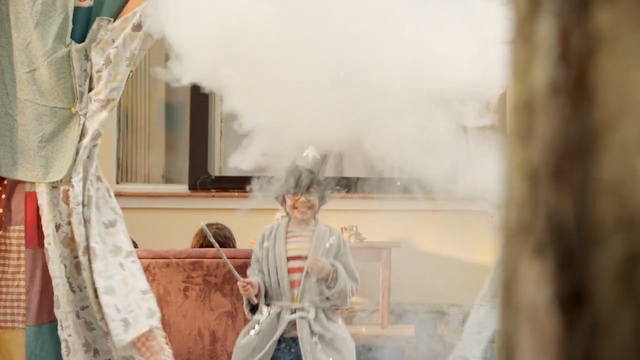 Video Reference: tourist attraction, girl