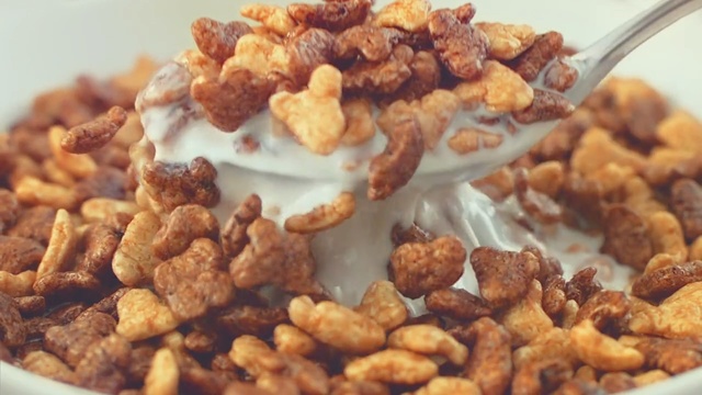 Video Reference: tree nuts, food, vegetarian food, breakfast cereal, snack, dish, muesli, american food, cuisine, recipe, Person