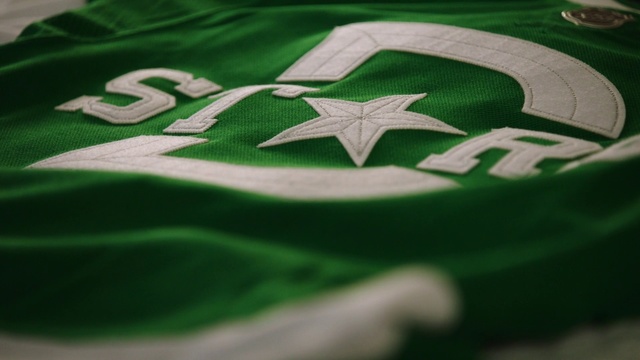 Video Reference: Green, Close-up, Sportswear, Footwear, Shoe, Jersey, Athletic shoe, Sneakers