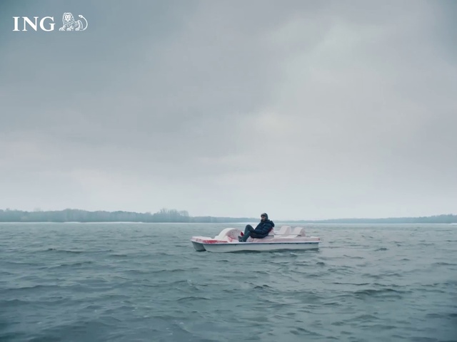 Video Reference: Water transportation, Boating, Sky, Recreation, Vehicle, Personal water craft, Sea, Water sport, Boat, Ocean