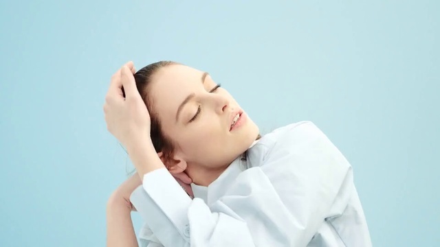 Video Reference: Face, Skin, Head, Chin, Forehead, Sleep, Nose, Neck, Beauty, Cheek