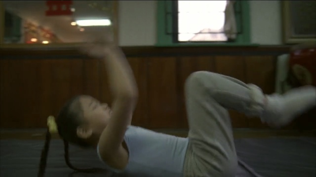 Video Reference: Arm, Shoulder, Leg, Joint, Muscle, Room, Physical fitness, Performance, Human body, Hand