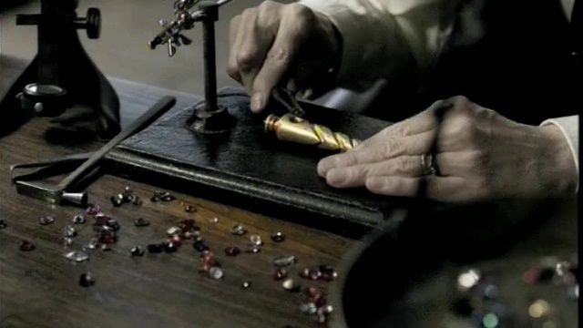 Video Reference: musical instrument, musical instrument accessory, string instrument, electronic instrument