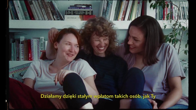 Video Reference: People, Facial expression, Fun, Friendship, Smile, Happy, Conversation, Photo caption, Adaptation, Photography