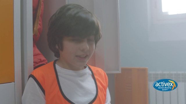 Video Reference: Hair, Face, Forehead, Head, Chin, Hairstyle, Shoulder, Neck, Nose, Bob cut