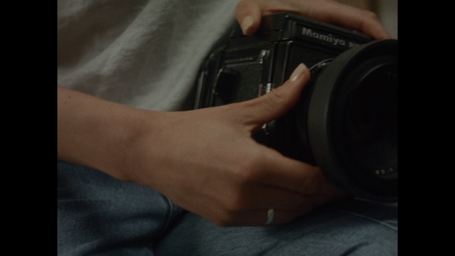 Video Reference: camera, single lens reflex camera, photography, close up, digital camera, digital slr, hand, camera lens, product, reflex camera