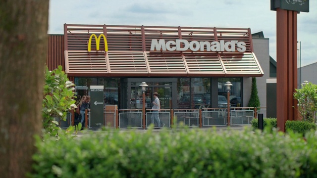 Video Reference: Building, Real estate, Architecture, House, Facade, Leisure