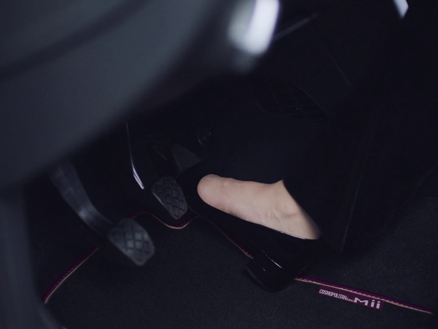 Video Reference: Vehicle door, Automotive design, Light, Finger, Hand, Automotive exterior, Material property, Font, Bumper, Audio equipment