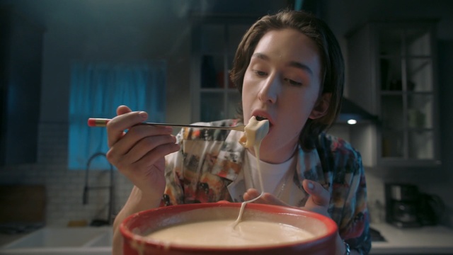 Video Reference: Lip, Food, Drink, Eating, Milkshake