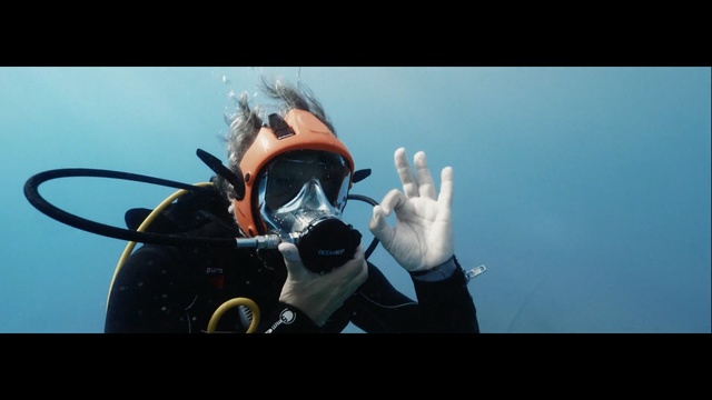 Video Reference: Scuba diving, Diving mask, Diving equipment, Underwater diving, Divemaster, Underwater, Personal protective equipment, Snorkeling, Costume, Oxygen mask