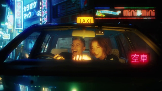 Video Reference: Mode of transport, Vehicle, Car, Auto part, Automotive lighting, Automotive window part, Automotive exterior, Automotive mirror, Driving, Windshield