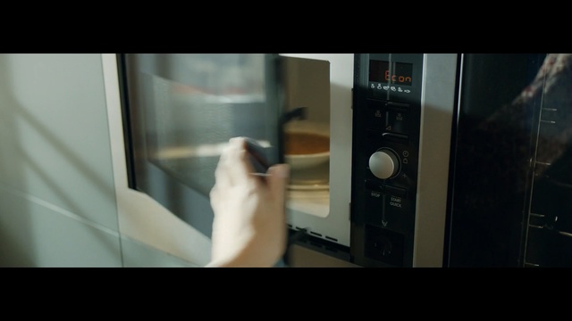 Video Reference: microwave, kitchen appliance, equipment, home appliance, appliance