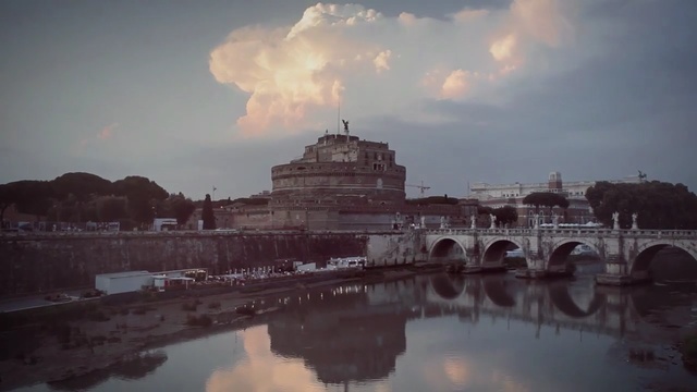 Video Reference: Reflection, Sky, Water, Landmark, Cloud, Waterway, Reflecting pool, River, Architecture, City
