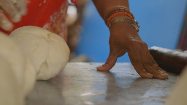 Video Reference: Hand, Finger, Human leg, Foot, Flooring, Clay