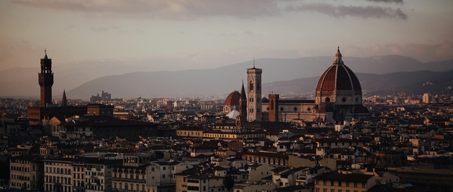 Video Reference: Urban area, City, Sky, Landmark, Metropolitan area, Town, Cityscape, Metropolis, Human settlement, Architecture, Person