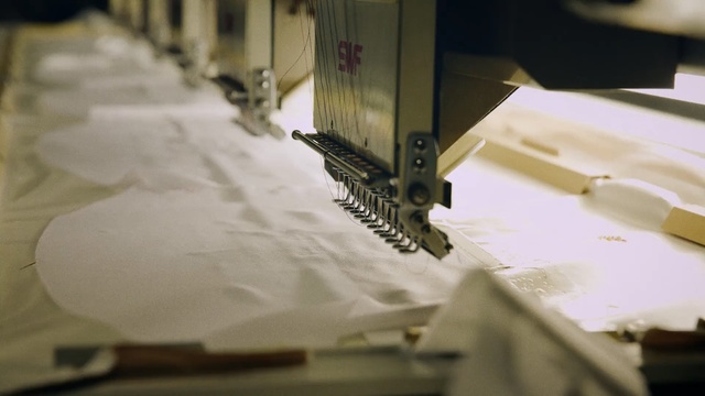 Video Reference: sewing, sewing machine, material, angle