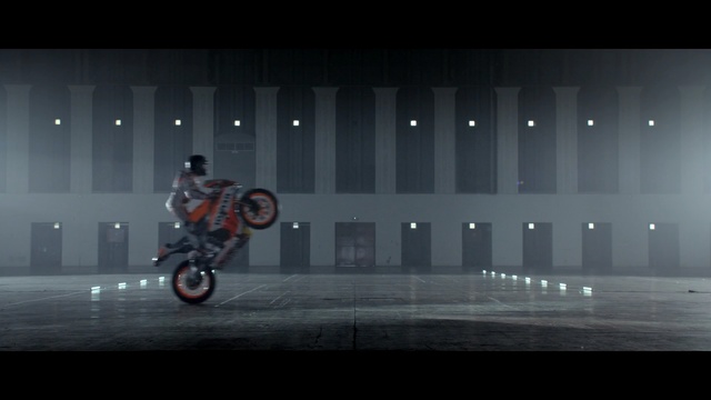 Video Reference: Stunt performer, Stunt, Freestyle motocross, Extreme sport, Vehicle, Motocross, Screenshot, Motorcycle racing, Motorcycle, Pc game