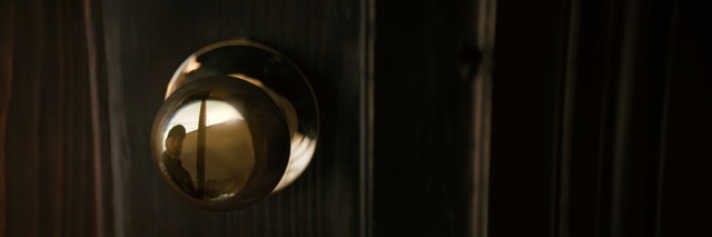 Video Reference: Light, Door handle, Lighting, Room, Door, Still life photography, Darkness, Circle, Wood, Light fixture