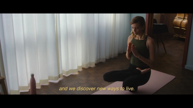 Video Reference: sitting, leg, joint, shoulder, human body, girl, arm, physical fitness, muscle, screenshot