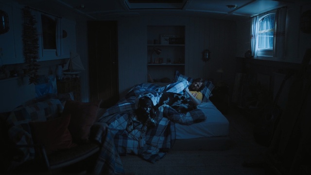 Video Reference: darkness, screenshot, midnight, Person