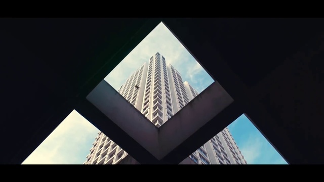 Video Reference: Architecture, Skyscraper, Landmark, Metropolitan area, Daytime, Sky, Tower block, Urban area, Symmetry, Line