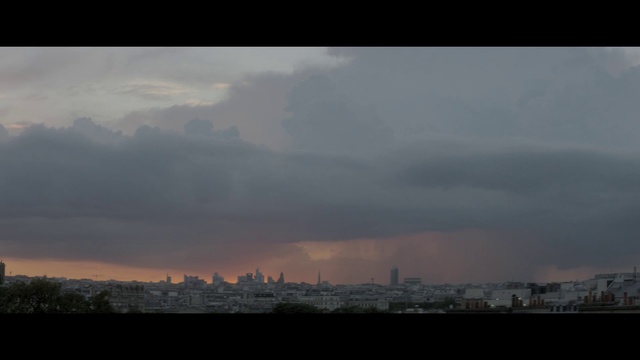 Video Reference: Sky, Cloud, Atmospheric phenomenon, Atmosphere, Horizon, Daytime, Urban area, Evening, Morning, Cumulus