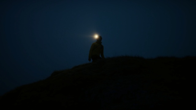 Video Reference: Sky, Nature, Black, Atmosphere, Light, Moonlight, Night, Darkness, Atmospheric phenomenon, Astronomical object