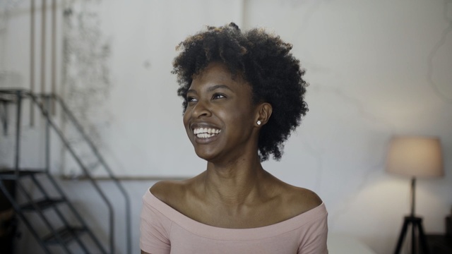 Video Reference: portrait, curler, hair, person, attractive, face, mechanical device