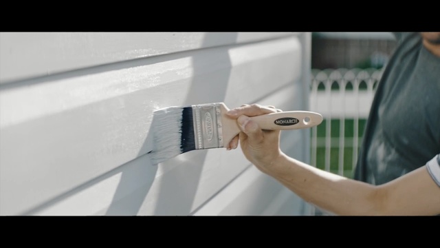 Video Reference: Vehicle door, Window, Hand, Shoe, Beige, Door, Door handle