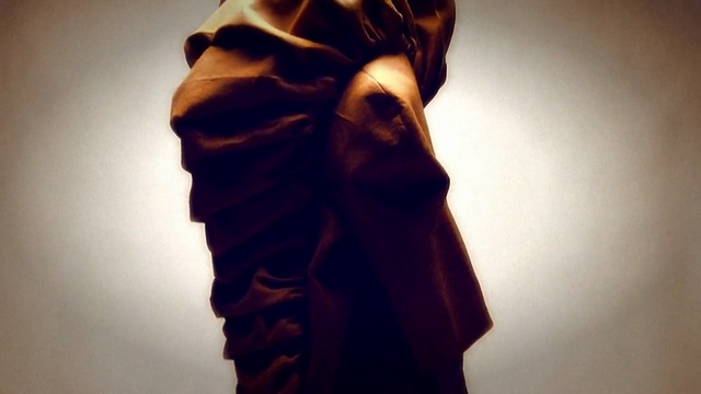 Video Reference: shoulder, neck, joint, girl