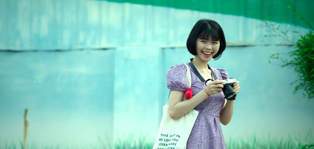 Video Reference: Snapshot, Photography, Singer, Happy, Black hair