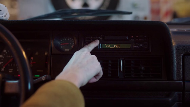 Video Reference: Electronics, Car, Vehicle, Technology, Electronic device, Multimedia, Driving