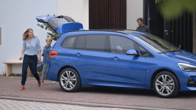 Video Reference: Land vehicle, Vehicle, Car, Hatchback, Automotive design, Hot hatch, Compact car, Vehicle door, City car, Person