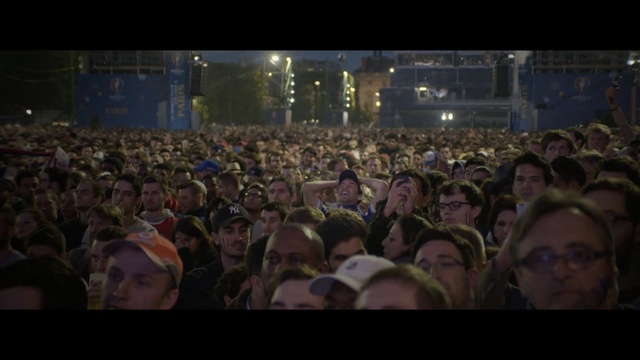 Video Reference: crowd, audience, people, social group, rock concert, stage, festival, event, fun, performance, Person