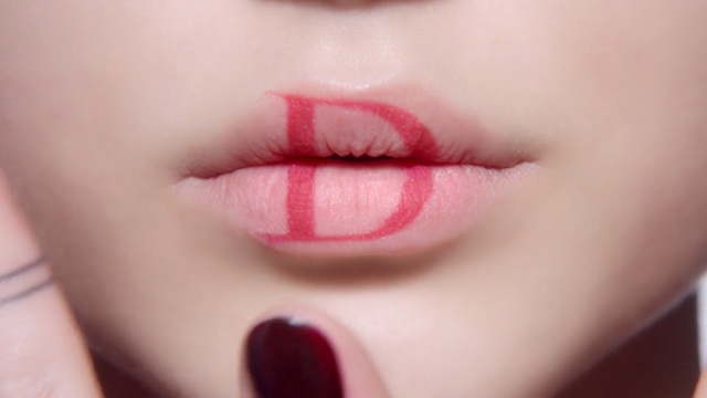 Video Reference: Lip, Face, Lipstick, Skin, Cheek, Red, Pink, Lip gloss, Chin, Mouth