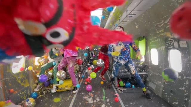 Video Reference: Plastic, Party supply, Toy, Waste, Balloon, Play, Games, Litter, Art, Person