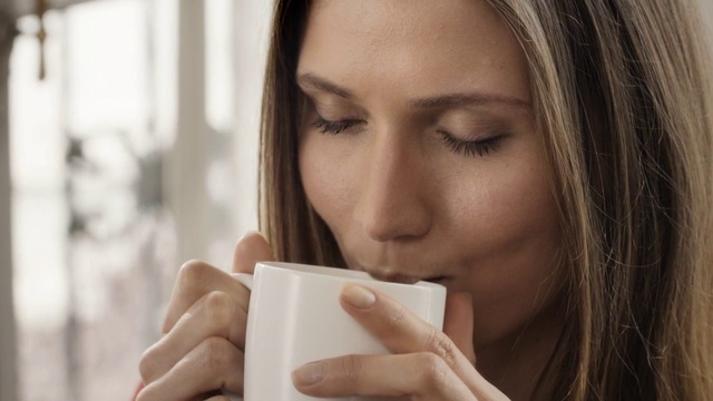 Video Reference: Hair, Skin, Lip, Nose, Eyebrow, Beauty, Long hair, Drinking, Hand, Eyelash