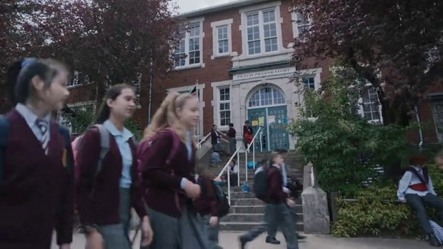 Video Reference: Public space, Social group, Pedestrian, Community, Town, Snapshot, Fun, Human settlement, Neighbourhood, Walking