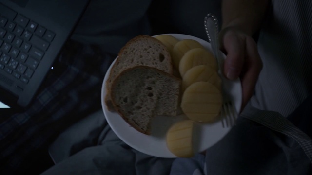 Video Reference: Food, Dish, Cuisine, Bread, Baked goods, Snack, Sourdough, Ingredient, Bun