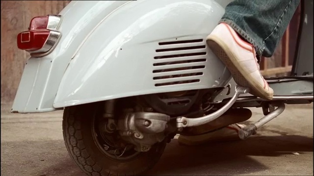 Video Reference: Automotive tire, Scooter, Tire, Alloy wheel, Vehicle, Wheel, Motor vehicle, Vespa, Automotive design, Mode of transport