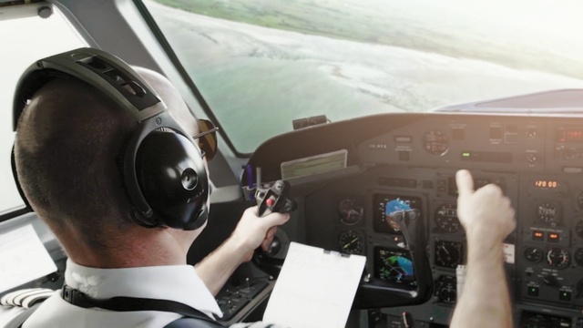 Video Reference: Aerospace engineering, Pilot, Air travel, Airline, Cockpit, Airplane, Aviation, Airliner, Vehicle, Light aircraft