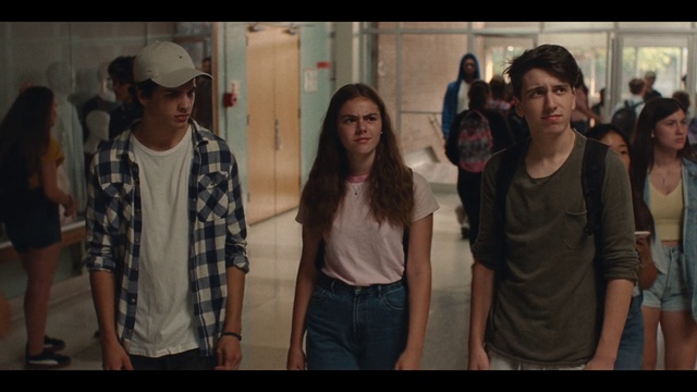 Video Reference: Social group, People, Facial expression, Youth, Fun, Fashion, Lady, Snapshot, Friendship, Human